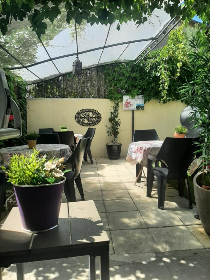 Hotel La Tour Des Fees Quissac  Bagian luar foto