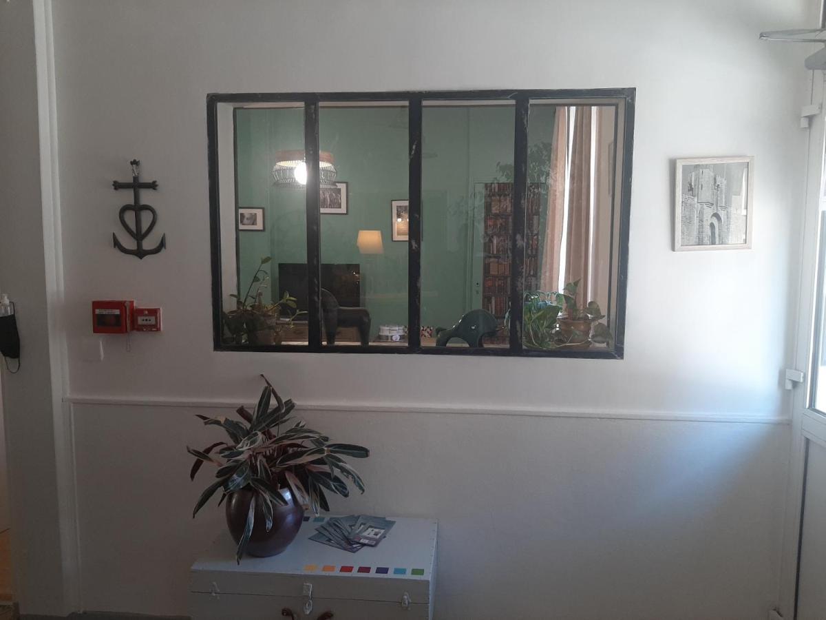 Hotel La Tour Des Fees Quissac  Bagian luar foto