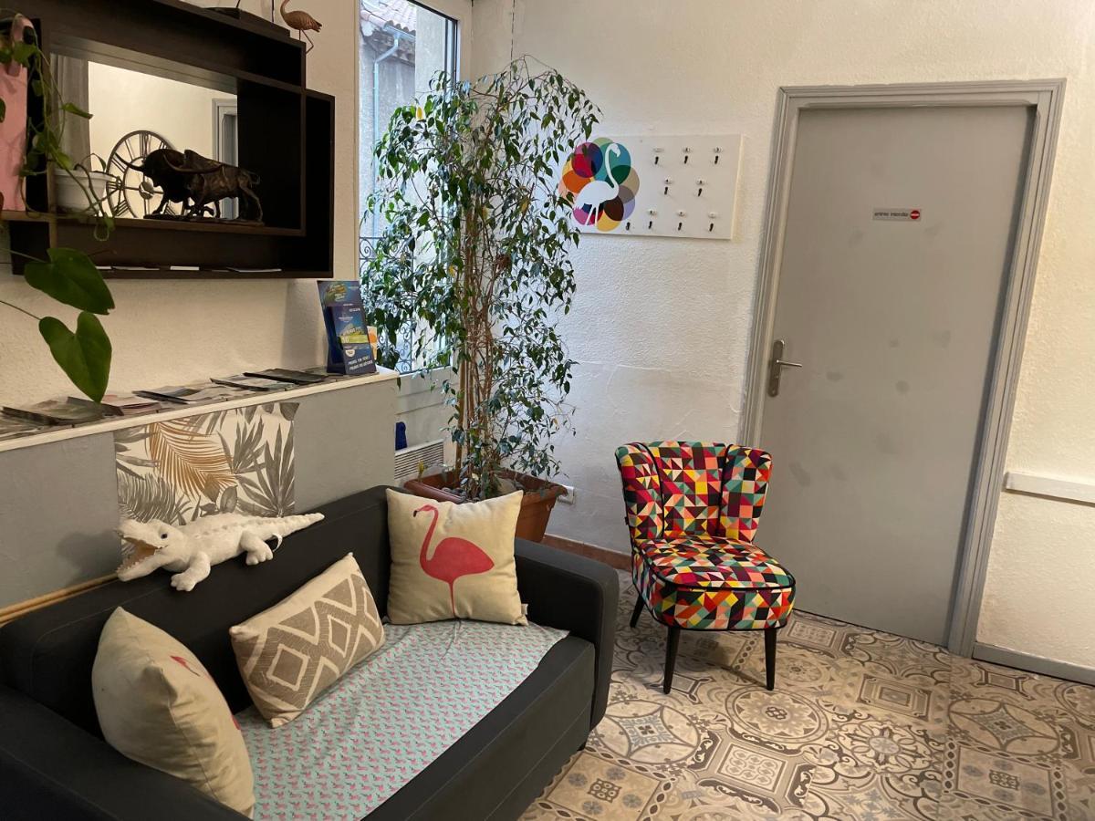 Hotel La Tour Des Fees Quissac  Bagian luar foto
