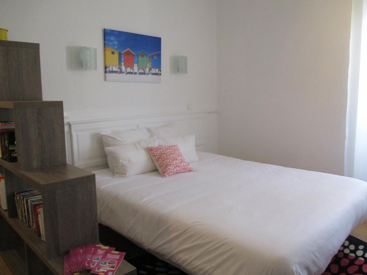 Hotel La Tour Des Fees Quissac  Bagian luar foto
